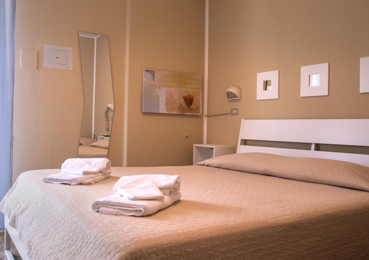 Hotel Fucsia Riccione Luaran gambar