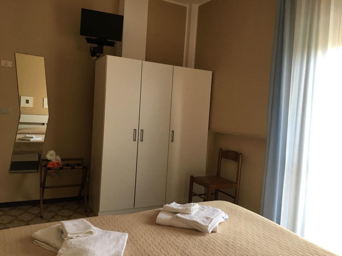 Hotel Fucsia Riccione Luaran gambar