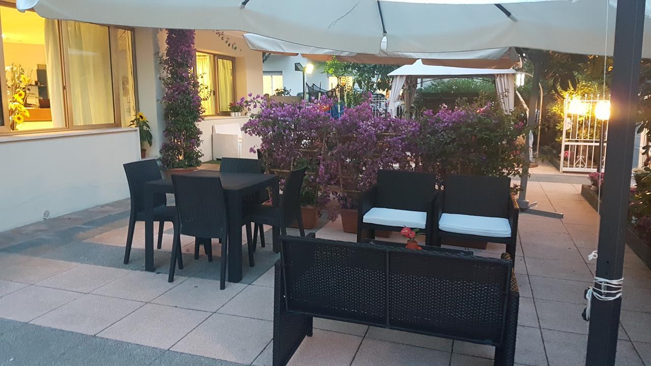 Hotel Fucsia Riccione Luaran gambar