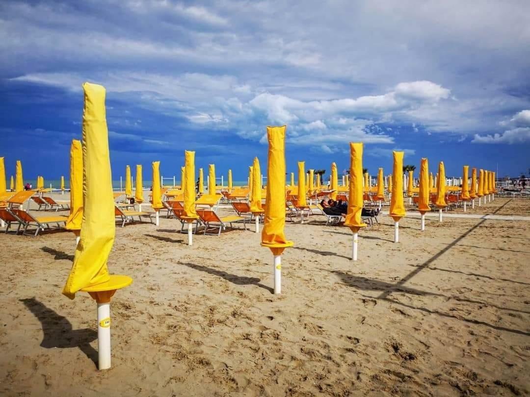Hotel Fucsia Riccione Luaran gambar